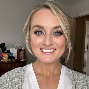 Meet your Posher, Chloe